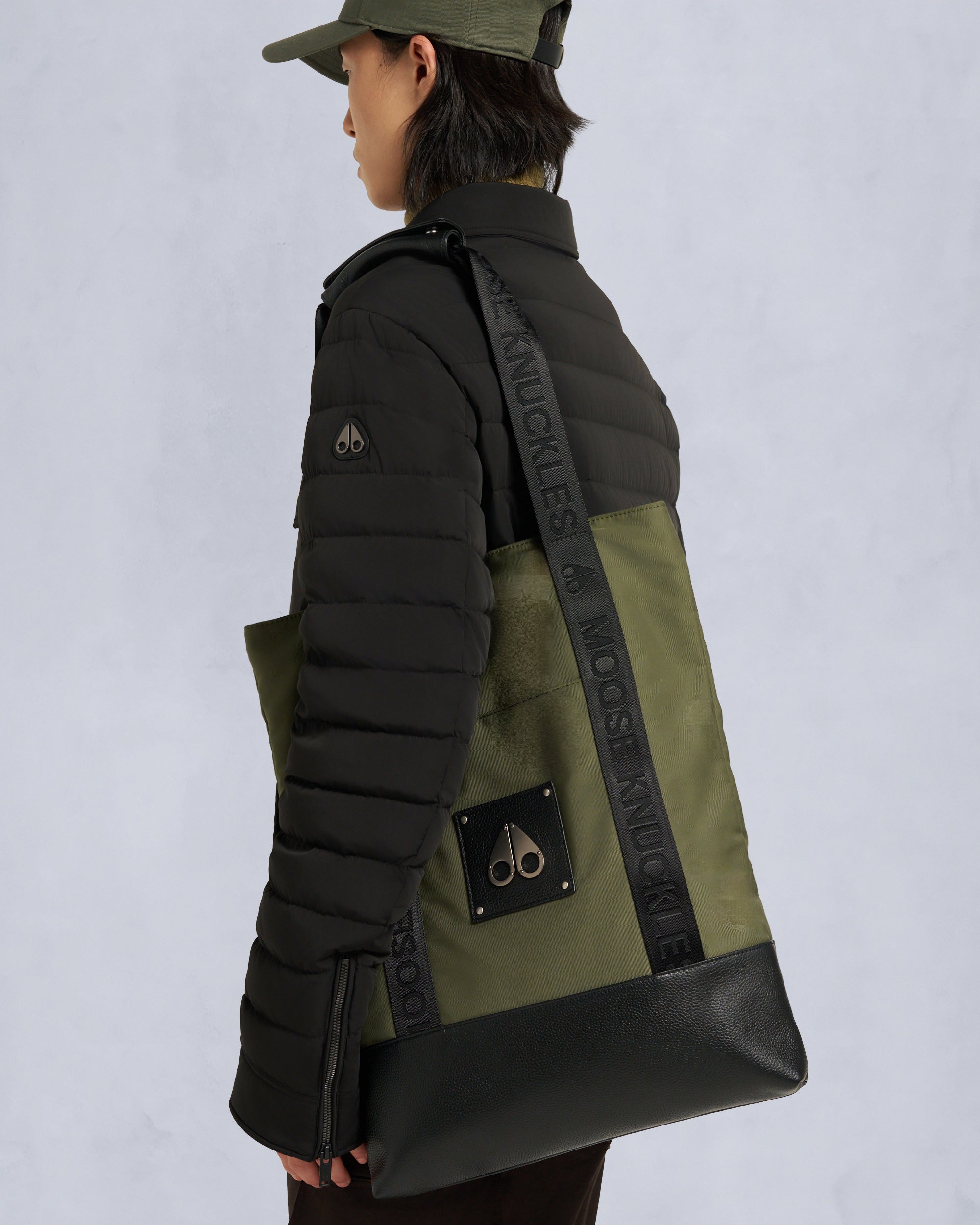 CORE TOTE BAG-DARK OLIVE